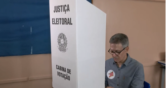 Romeu Zema vota em MG
