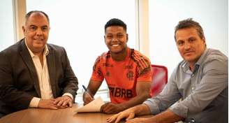 Matheus França tem contrato com o Flamengo até 2027 (Foto: Gabriel Nuffer/CRF)