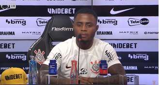 Lateral Diego Palacios é apresentado no Corinthians