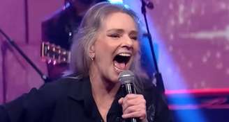 Angela Ro Ro em apresentação no 'Conversa com Bial', em 2018: fim de carreira com pouco espaço na mídia