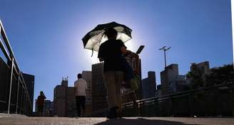 Registro de dia de forte calor na cidade de São Paulo.