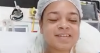 Jovem mordida por tubarão no Recife reencontra médico 