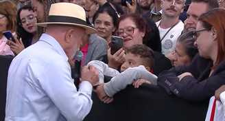 Comentário sobre o atacante da seleção surgiu durante diálogo com uma criança, em meio a um discurso sobre igualdade de gênero