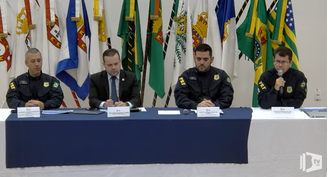 Inspetores da Polícia Rodoviária Federal (PRF) durante coletiva nesta sexta-feira, 30