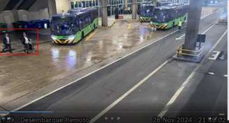 Área de circulação restrita, apenas para embarque ou desembarque, ou para funcionários