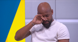 Ex-Vasco, Fellipe Bastos chora ao vivo após goleada histórica: 'Vencemos o Santos de Neymar'