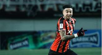 Jesse Lingard encaminhou acerto para defender o Corinthians.