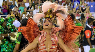 Juliana Paes na Grande Rio (Foto: AgNews)