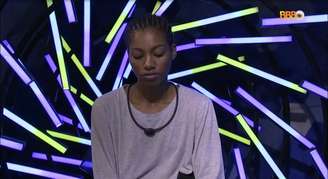 Visivelmente cansada, a sister ainda distribuiu emoji de alvo para todos os outros participantes