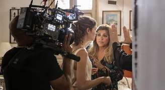 Gravação de cena da novela 'Toda as Flores': Regina Casé foi dispensada pela Globo em dezembro, após 40 anos no canal; ela agora faz parte do grupo de estrelas que vai trabalhar apenas com contrato curto por obra