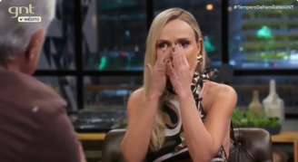 Eliana se emociona durante participação no Conversa com Bial