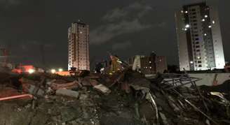 Ninguém ficou ferido após desabamento de prédio em Guarulhos.