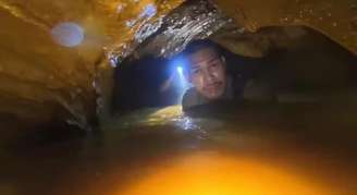 O caso dos sete moradores presos em uma caverna inundada no Laos, após uma enchente repentina, reacendeu o debate sobre os principais riscos da exploração de cavernas ao redor do mundo – Reprodução/Thailand Rescue Diver