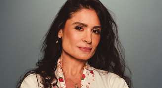 O paciente de fibromialgia sofre com desinformação e preconceito, afirma a atriz e psicóloga Franciely Freduzeski
