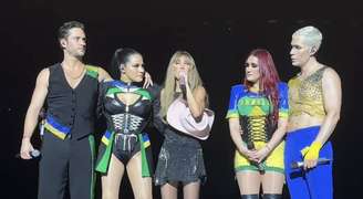 Anahí deixa palco em show do RBD em SP para ir ao hospital após relatar febre: ‘Não quero ir’