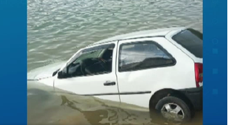 Duas pessoas morrem afogadas após carro cair em represa no interior de São Paulo  