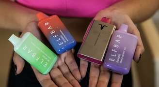 Mesmo proibido, cigarro eletrônico é anunciado na internet