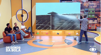 Craque Neto interrompe programa para comunicar sobre eleição de novo papa