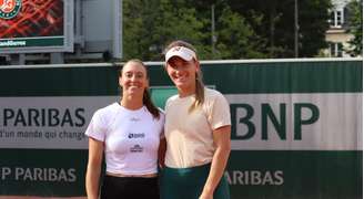 Luisa Stefani e Babos em Roland Garros 