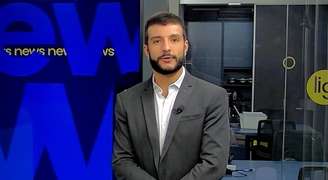 Matheus Ribeiro no estúdio do Lig Digital, canal de notícias criado pelo apresentador