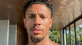 Negro de ascendência germano-francesa, Maduka Okoye tem 26 anos, 1,98m de altura e se tornou um dos galãs da Copa 2026