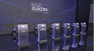 O cenário do debate na Band: o público não aceita mais conversa fiada
