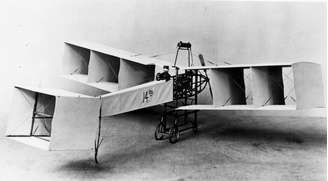 O 14-Bis foi a principal invenção de Santos Dumont