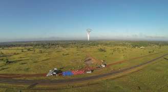 Balão do Google Loon planando na cidade Teresina, Piauí 