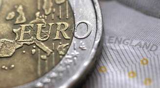 Moeda de euro em foto ilustrativa
16/03/2016
REUTERS/Phil Noble/Illustration