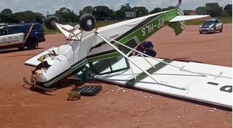 Durante o voo, a aeronave “pilonou”, que é quando a hélice toca no solo e vira. 