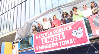 Bancada de assembleia dos professores do Estado de São Paulo na Avenida Paulista