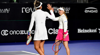 Luisa Stefani e Timea Babos estão na decisão deste sábado do SP Open