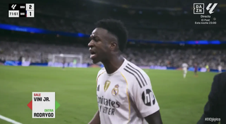 Vini Jr se revolta com substituição em vitória do Real Madrid contra o Barcelona e xinga técnico