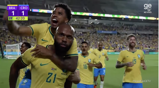 Igor Thiago comemora gol pelo Brasil