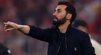 Técnico Arbeloa sofre pressão no Real Madrid após eliminação na Champios League