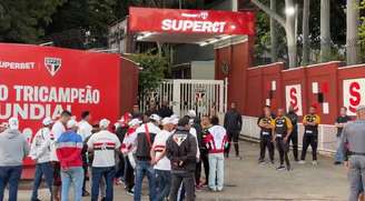 Torcida do São Paulo tem protestado após a queda de rendimento da equipe –