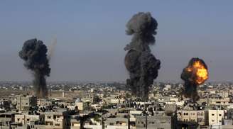 <p>Mísseis israelenses atingem regiões de Rafah, no sul da Faixa de Gaza, em 9 de julho</p><p> </p>
