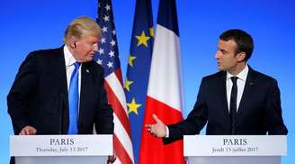 Presidente francês, Emmanuel Macron, e presidente dos Estados Unidos, Donald Trump, durante coletiva de imprensa conjunta no Palácio do Eliseu em Paris 13/07/2017  REUTERS/Gonzalo Fuentes