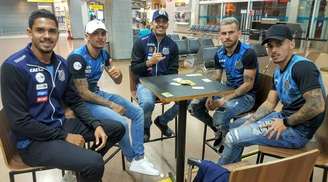 Viagem da equipe do Santos, que começou logo após o clássico contra o Corinthians, durou 17 hora até a chegada no Equador