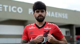 Fernando Canesin é o novo reforço do Athletico (Foto: Miguel Locatelli/Athletico-PR)