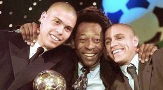 Foto postada por Pelé para desejar feliz aniversário a Roberto Carlos, que completa 48 anos neste sábado (Reprodução / Instagram Pelé)