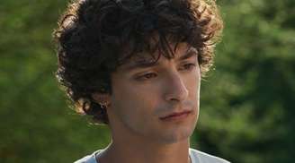 Pedro Waddington em cena de 'Vale Tudo': críticas pela atuação podem ter origem no preconceito contra a origem rica e os parentes famosos