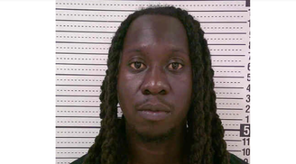 Criança salva mãe de cárcere privado após entregar bilhete a motorista do ônibus escolar