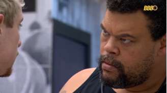 Madrugada intensa no BBB 26 teve comemorações, conflitos e estratégias movimentando o jogo