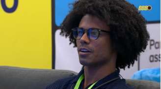 Brother escuta conversa de aliados e rivais na casa direto do Quarto Secreto