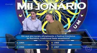 Rafael cogitando chutar a pergunta