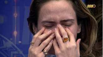 Ana Paula Renault chora a morte do pai