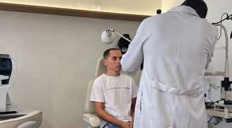Romero: um pai em busca de esperança para recuperar a visão
