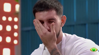 Everaldo chora ao falar do pai no MasterChef Brasil