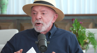 Lula em entrevista às comunicadoras do Não Inviabilize, Deia Freitas, e do As Cunhãs, Inês Aparecida e Hébely Rebouças